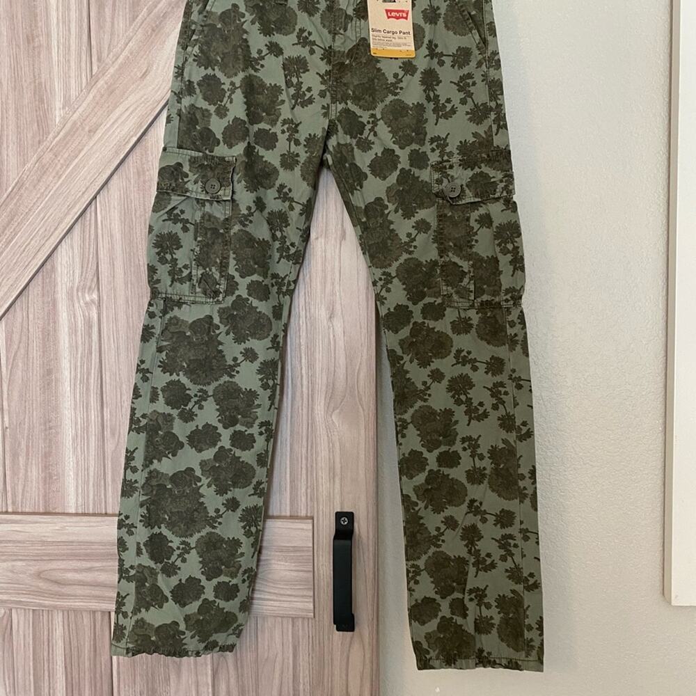 NWT Levi’s 511 slim fit cargo pants